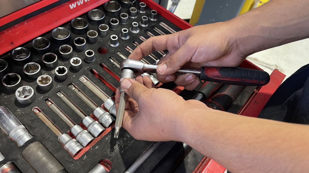 expert-mercedes-technicians-polis-trust-hoppis-automotive-for-top-notch-service
